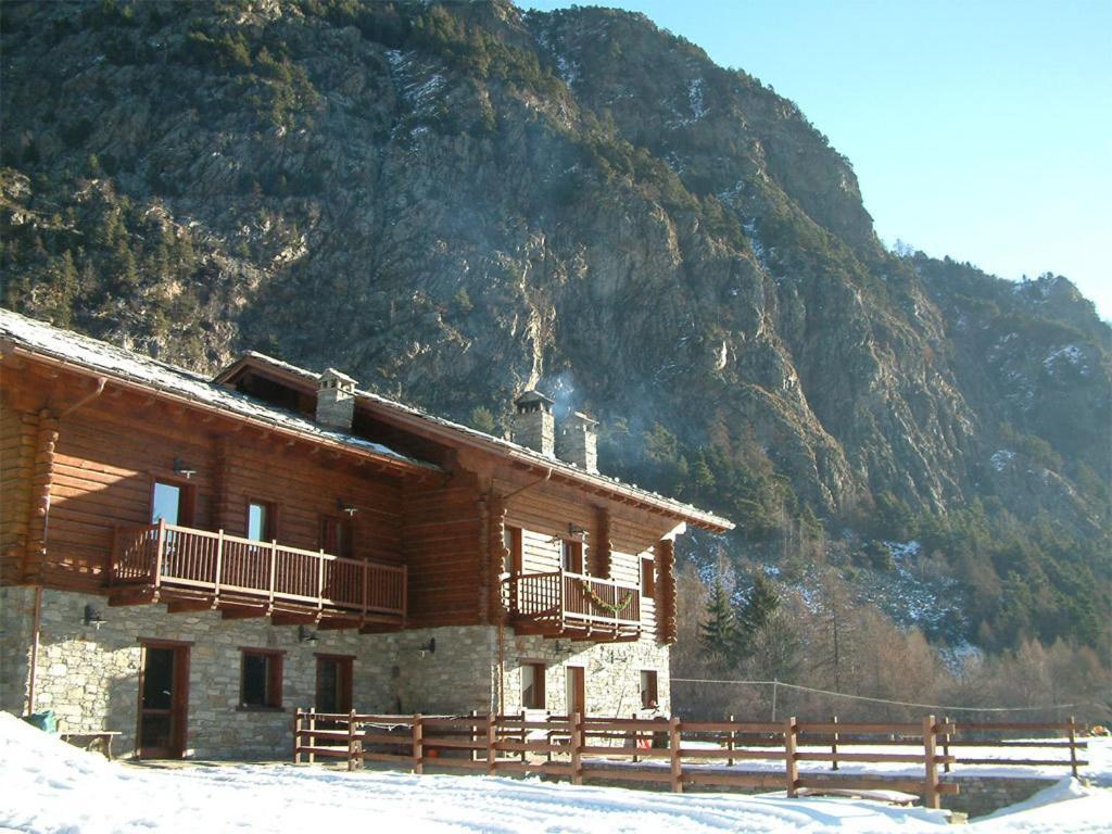 Agriturismo Les Hiboux Брюссон Экстерьер фото